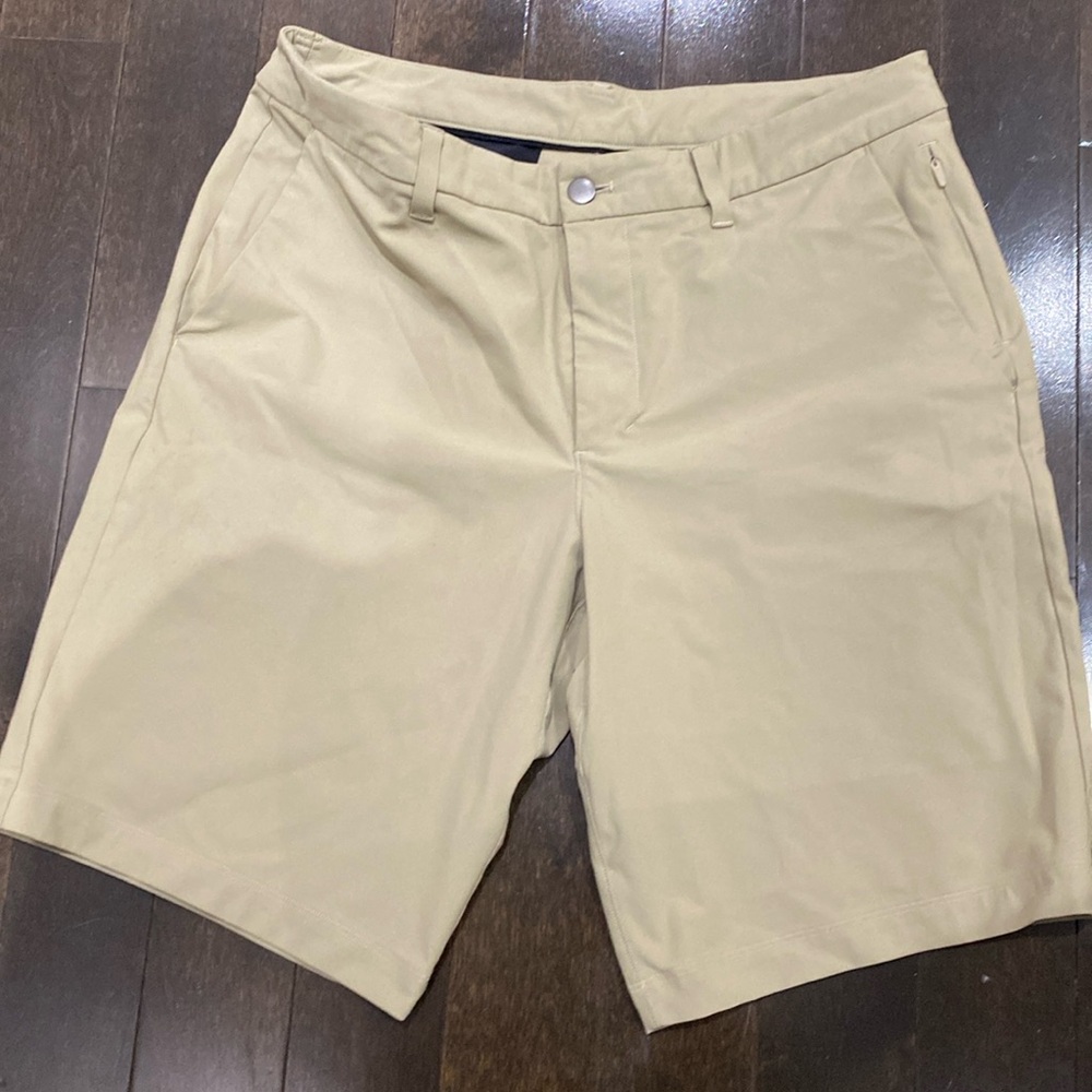 Men’s Lululemon shorts golf